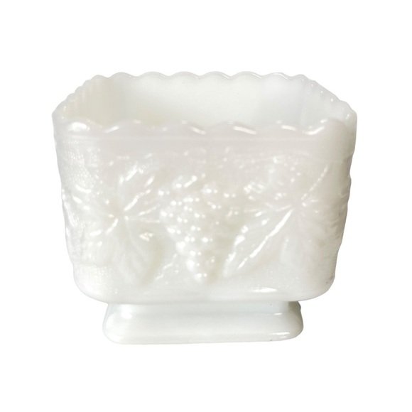 Vintage Anchor Hocking Milk Glass Planter Embossed with Grapes - Picture 3 of 9